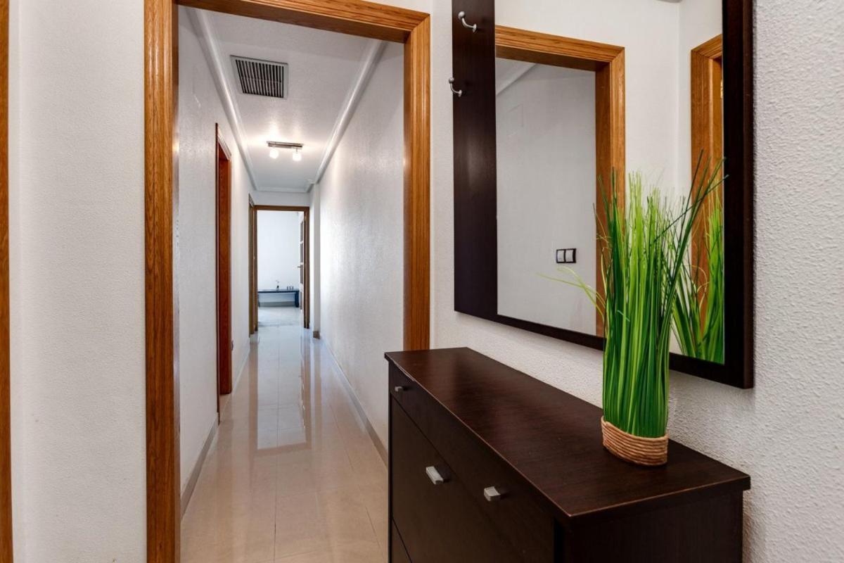 Nice Apartment With Terrace On The Los Locos Beach Torrevieja Exterior foto